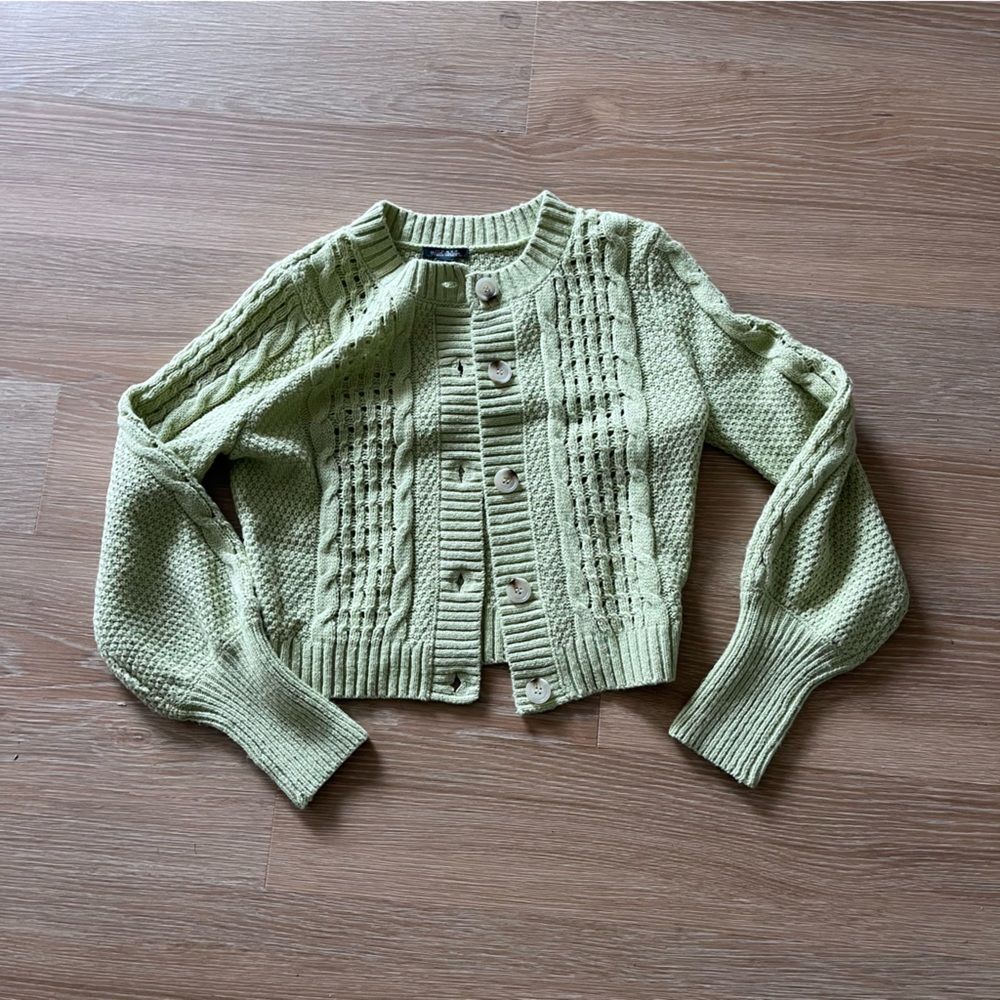 Wild Fable Light green chunky knit cardigan new condition